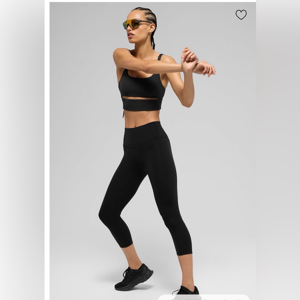 Alo Yoga High-Waist Airbrush Capri Leggings Black size small - Picture 4 of 8